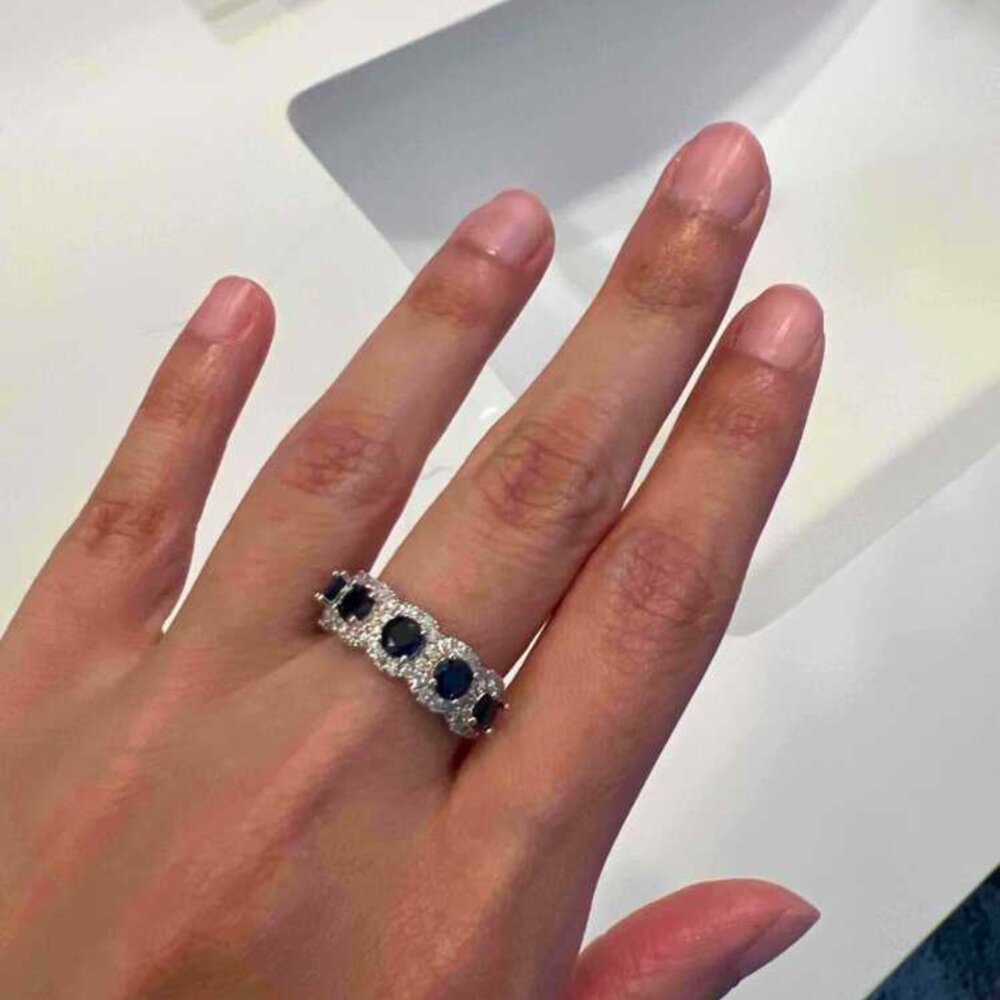 - WEDDING RING - Picture 2 of 3